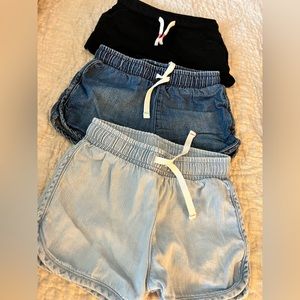 Cat & Jack set of 3 shorts size 18 months